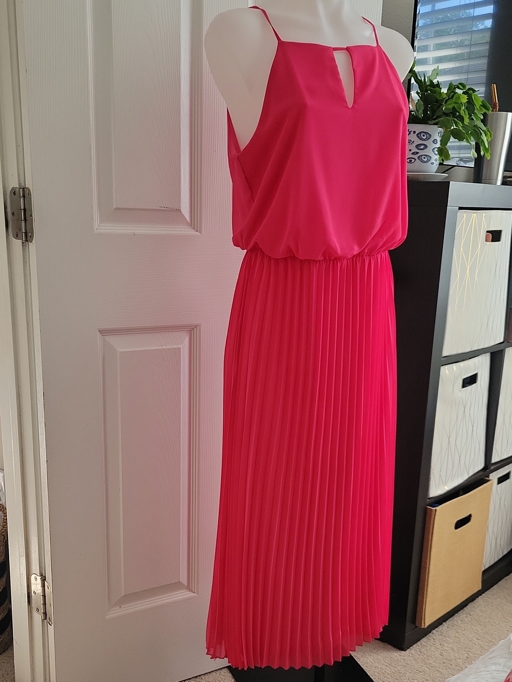 Sam Edelman VNeck Cutout Pleated Maxi S NWT Fuschia Fully Lined Flowy Moves